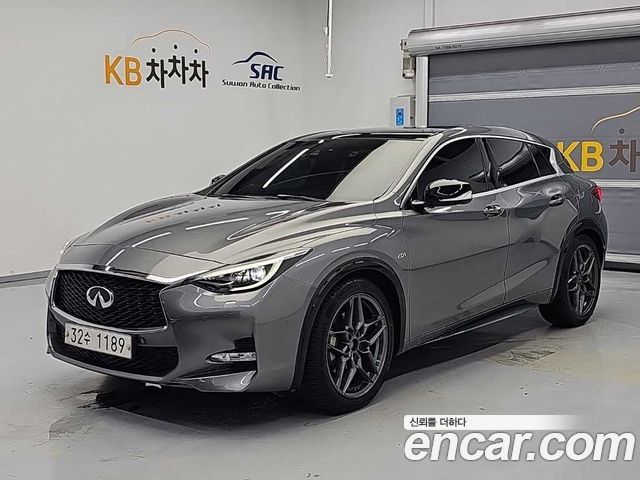 Infiniti Q30 2.0 Sport Essential — пробег 74 919 км — фото 1 из 5