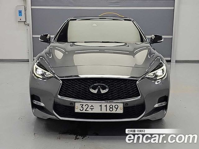 Infiniti Q30 2.0 Sport Essential — пробег 74 919 км — фото 2 из 5