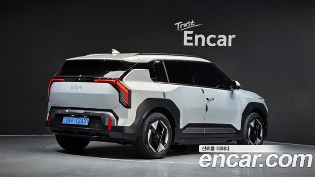 Kia EV3 Long Range 2WD Earth — пробег 18 428 км — фото 2 из 5