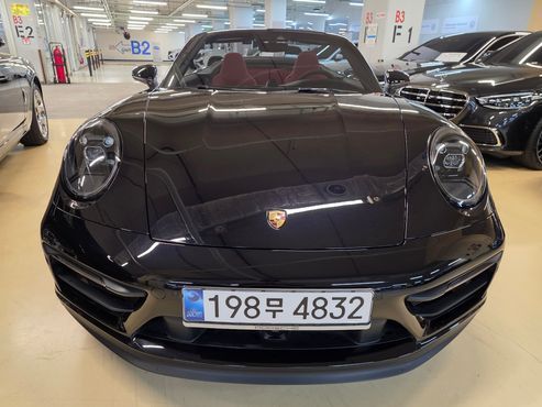 Porsche 911 Carrera 4 GTS Cabriolet — пробег 28 600 км — фото 4 из 5