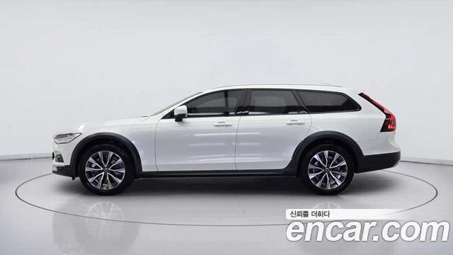 Volvo V90 B5 Ultra AWD — пробег 7 956 км — фото 3 из 5