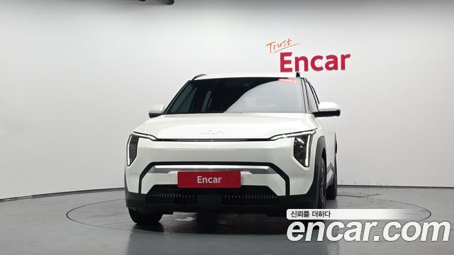 Kia EV3 Long Range 2WD AIr — пробег 6 590 км — фото 3 из 5
