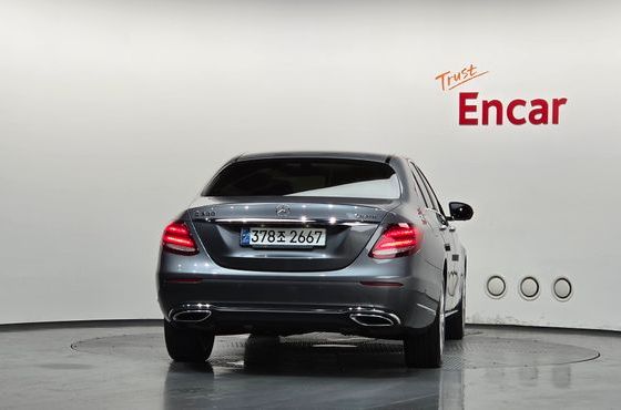 Mercedes-Benz E-Class E300 4MATIC Exclusive — пробег 125 348 км — фото 4 из 5