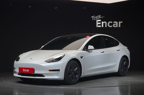 Tesla Model 3 RWD — пробег 52 166 км — фото 1 из 5