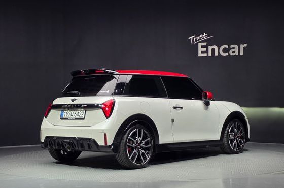 Mini Cooper JCW — пробег 10 559 км — фото 2 из 5