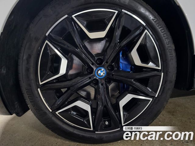 BMW iX xDrive40 First Edition — пробег 44 000 км — фото 5 из 5