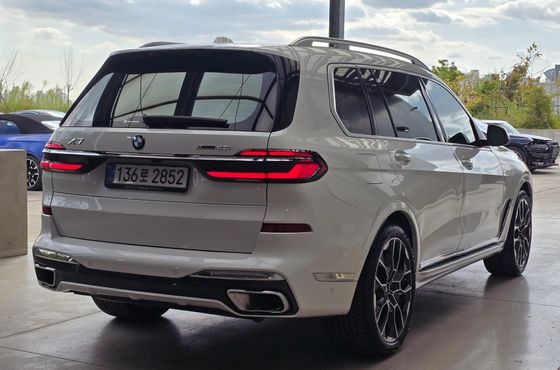BMW X7 xDrive 40i M Sport 6STR — пробег 24 000 км — фото 2 из 5
