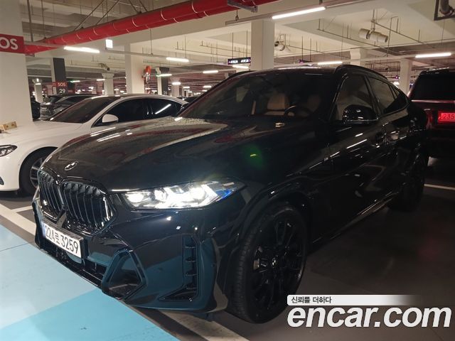 BMW X6 xDrive40i M Sport — пробег 521 км — фото 2 из 5