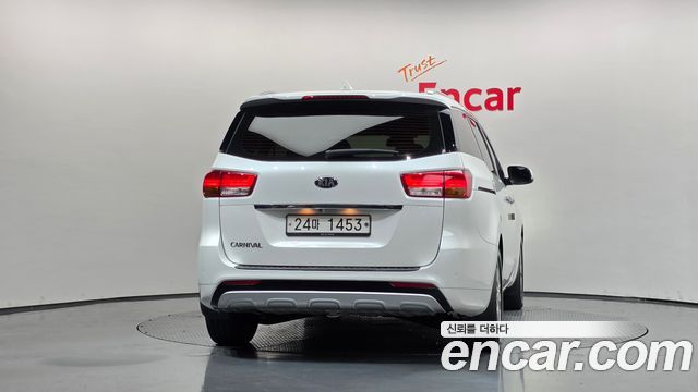 Kia Carnival 9-seater Prestige — пробег 86 810 км — фото 4 из 5