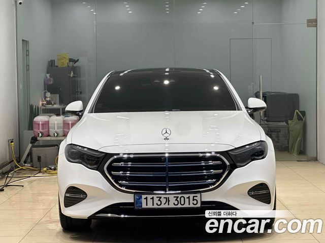 Mercedes-Benz E-Class E300 4MATIC Exclusive — пробег 5 000 км — фото 3 из 5