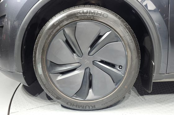 Tesla Model Y RWD — пробег 30 343 км — фото 5 из 5