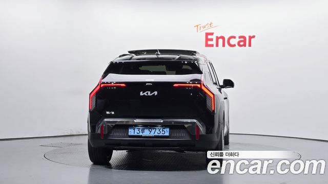 Kia EV3 Long Range 2WD Earth — пробег 39 071 км — фото 4 из 5