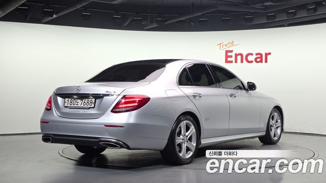 Mercedes-Benz E-Class из Кореи Encar