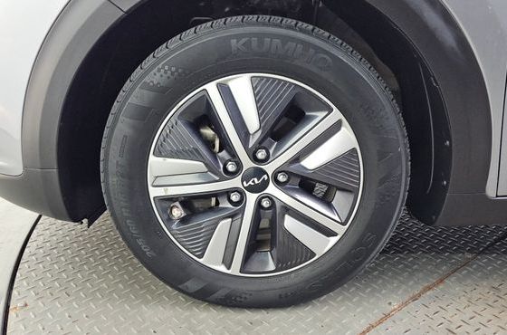 Kia Niro 1.6 HEV Prestige — пробег 78 330 км — фото 5 из 5