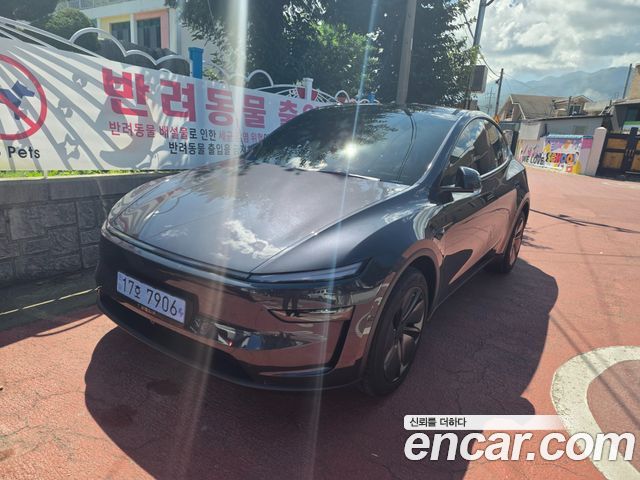 Tesla Model Y RWD — пробег 800 км — фото 1 из 5