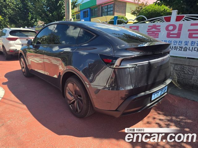 Tesla Model Y RWD — пробег 800 км — фото 2 из 5