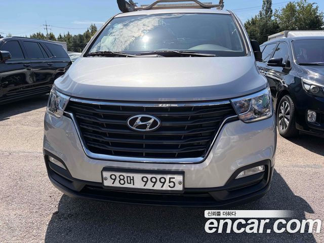 Hyundai Starex Van 3-Seater Style — пробег 31 838 км — фото 3 из 5