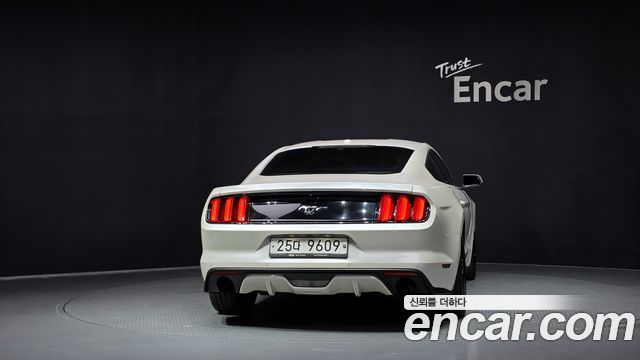 Ford Mustang Coupe — пробег 155 861 км — фото 4 из 5
