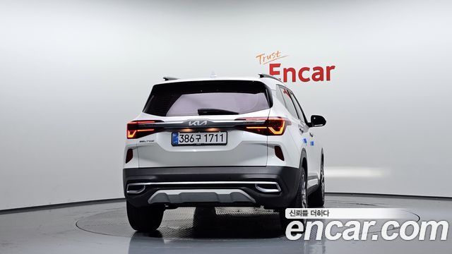 Kia Seltos из Кореи Encar