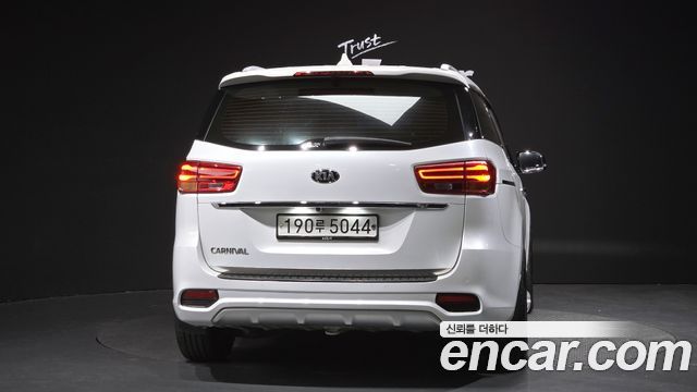 Kia Carnival из Кореи Encar