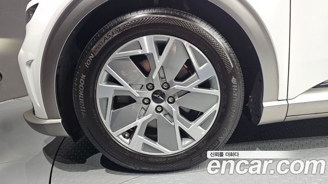 Genesis GV60 Standard AWD — пробег 34 827 км — фото 5 из 5