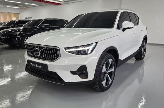 Volvo XC40 B4 Ultra Bright — пробег 631 км — фото 1 из 5