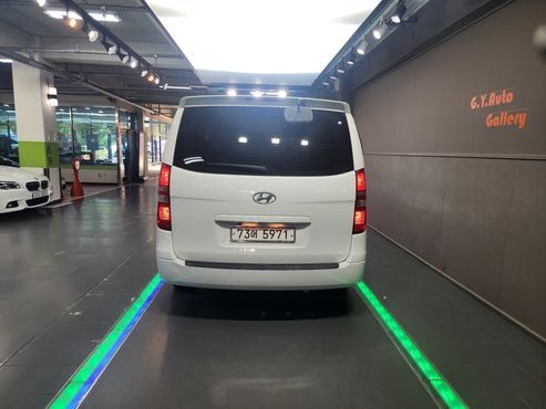 Hyundai Starex 12-Seater Wagon Smart — пробег 75 758 км — фото 4 из 5