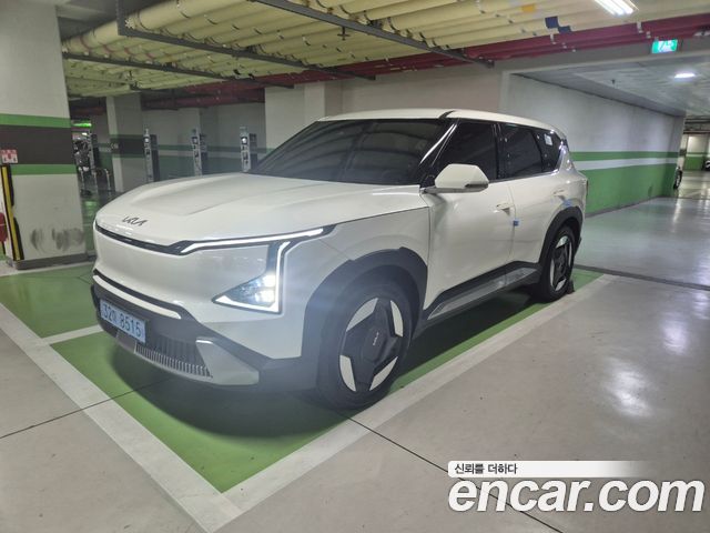 Kia EV5 Long Range 2WD AIr — пробег 4 300 км — фото 1 из 5