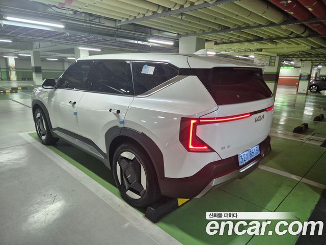 Kia EV5 Long Range 2WD AIr — пробег 4 300 км — фото 2 из 5