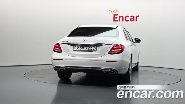 Mercedes-Benz E-Class из Кореи Encar