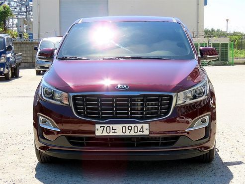 Kia Carnival 11-Seater Deluxe — пробег 73 600 км — фото 2 из 5