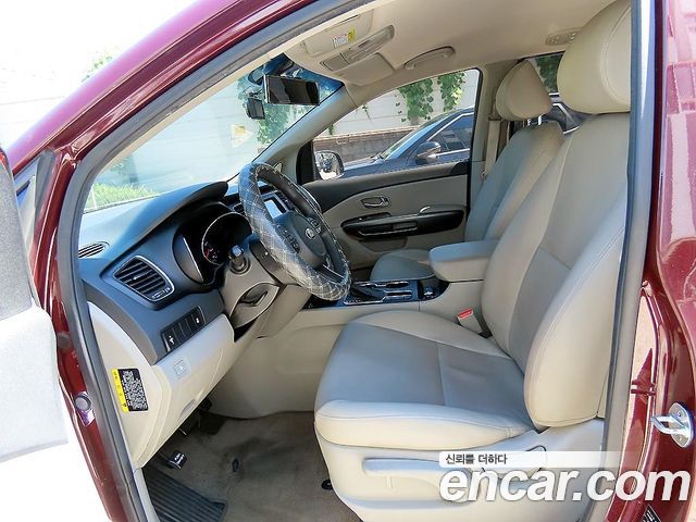 Kia Carnival 11-Seater Deluxe — пробег 73 600 км — фото 5 из 5