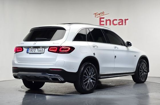 Mercedes-Benz GLC-Class GLC300e 4MATIC — пробег 110 024 км — фото 2 из 5