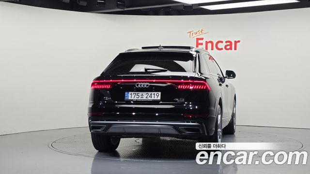 Audi Q8 45 TDI Quattro Premium — пробег 33 915 км — фото 4 из 5
