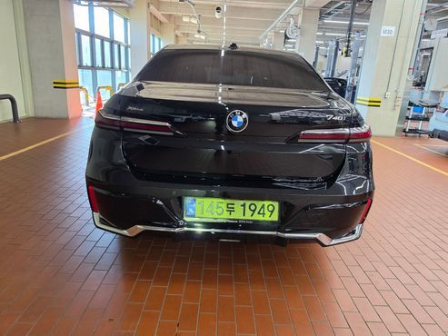 BMW 7-Series 740i xDrive M Sport — пробег 5 014 км — фото 4 из 5