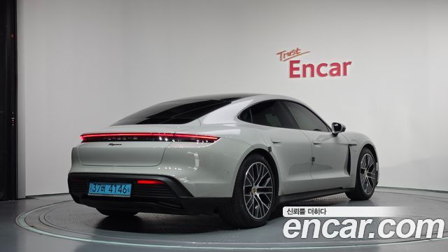 Porsche Taycan Base — пробег 66 557 км — фото 2 из 5