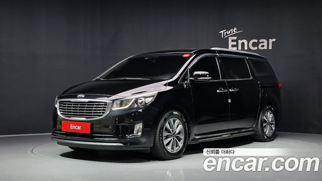 Kia Carnival 11-seater Noblesse — пробег 100 003 км — фото 1 из 5