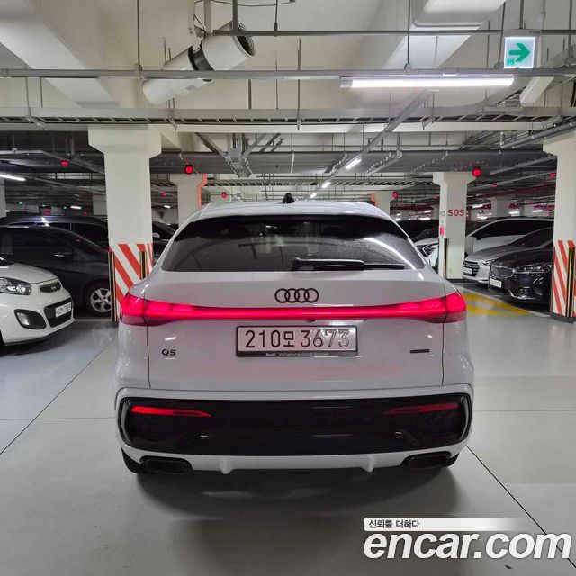 Audi Q5 45 TFSI Quattro Sportback S Line — пробег 3 500 км — фото 2 из 5