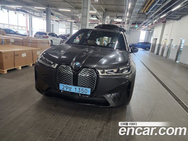 BMW iX xDrive50 Sports Plus — пробег 72 550 км — фото 2 из 5