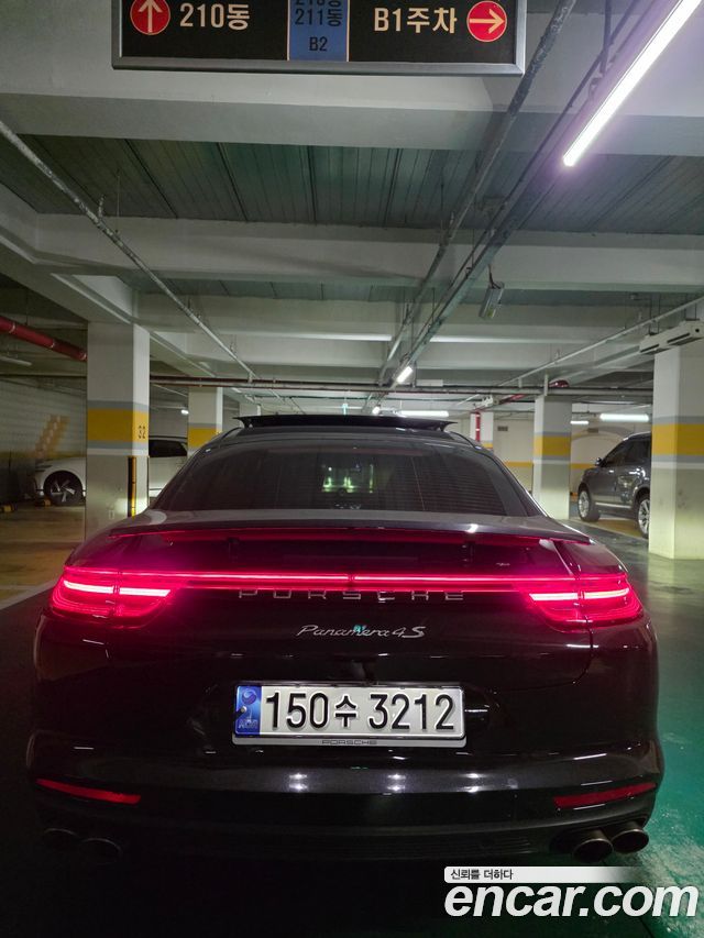 Porsche Panamera 3.0 — пробег 66 500 км — фото 4 из 5