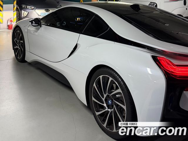 BMW i8 Coupe — пробег 65 225 км — фото 2 из 5