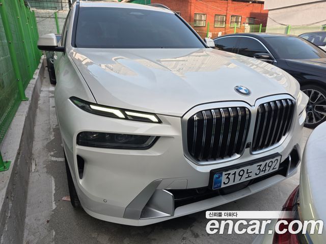 BMW X7 xDrive 40i Design Pure Excellence 6-Seater — пробег 29 500 км — фото 1 из 5
