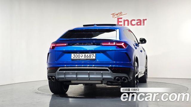 Lamborghini Urus из Кореи Encar
