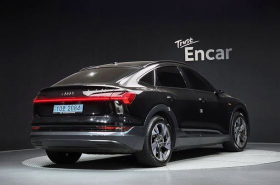 Audi e-tron 50 Quattro Sportback — пробег 75 472 км — фото 2 из 5