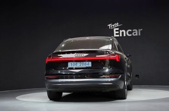 Audi e-tron 50 Quattro Sportback — пробег 75 472 км — фото 4 из 5