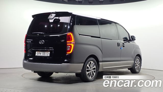 Hyundai Starex Urban 9-Seater Exclusive — пробег 136 251 км — фото 2 из 5