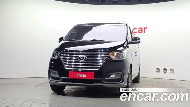 Hyundai Starex Urban 9-Seater Exclusive — пробег 136 251 км — фото 3 из 5