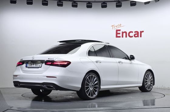 Mercedes-Benz E-Class E350 4MATIC AMG Line — пробег 25 825 км — фото 2 из 5