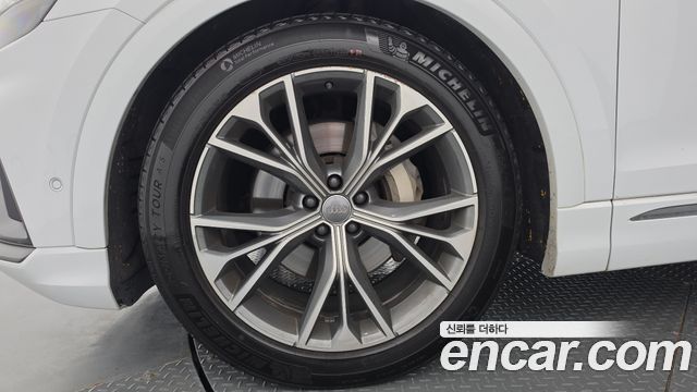 Audi Q8 из Кореи Encar