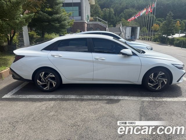 Hyundai AVANTE Inspiration — пробег 2 736 км — фото 3 из 5